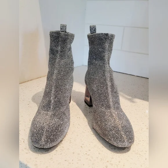 Michael Kors Silver Mandy Ankle Boots with Metallic Heel | Size 5 - Picture 2 of 4
